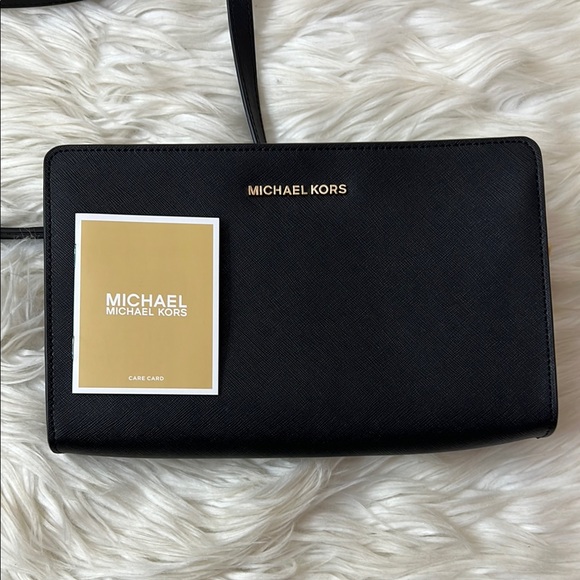 Michael Kors Elegant Black Crossbody Bag - Picture 2 of 9